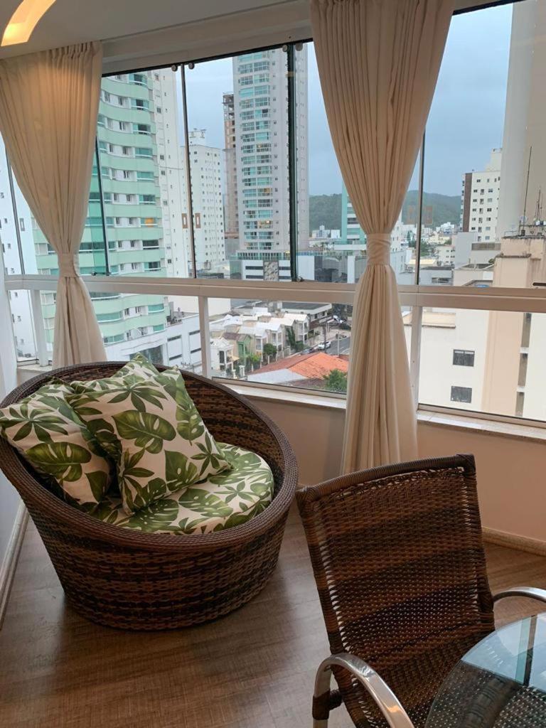 Em * Balneário Camboriú